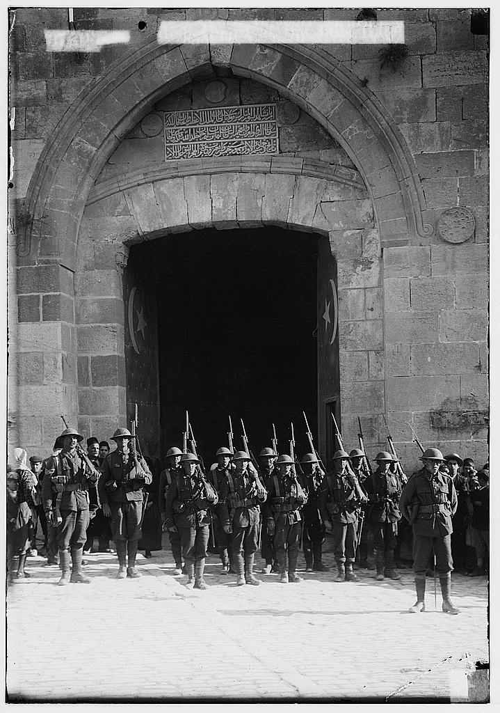 British troops at Jerusalem's Jaffa Gate, December 1917