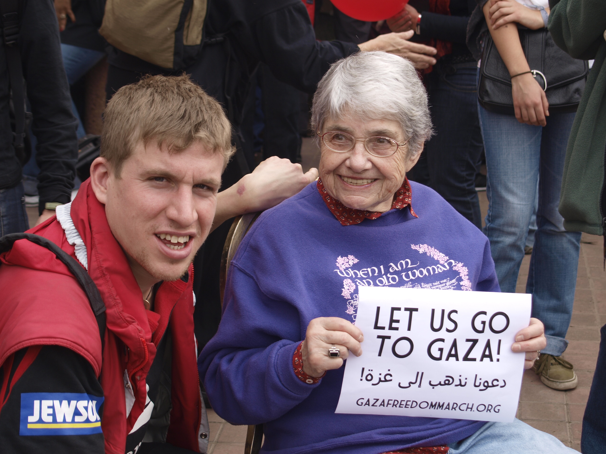angus maclean with holocaust survivor hedy epstein in cairo