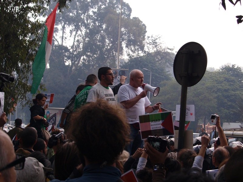 mick napier addressing crowd in cairo