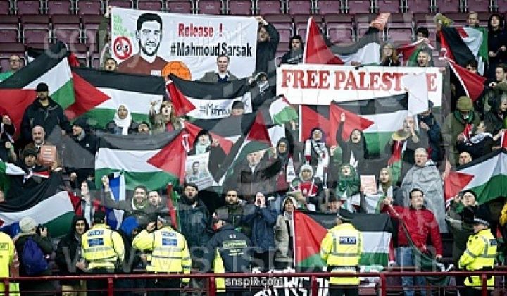 200 Palestine supporters opposing Israeli apartheid